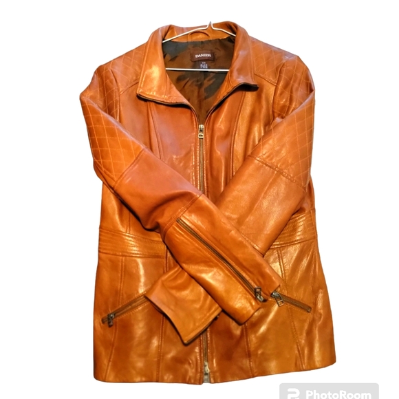 Danier Brown Leather Jacket In Size Medium - Picture 1 of 2